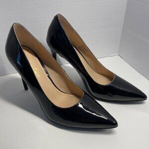 Just in time for the Holidays! Kenneth Cole | Black Patent Pumps | Size 9.5